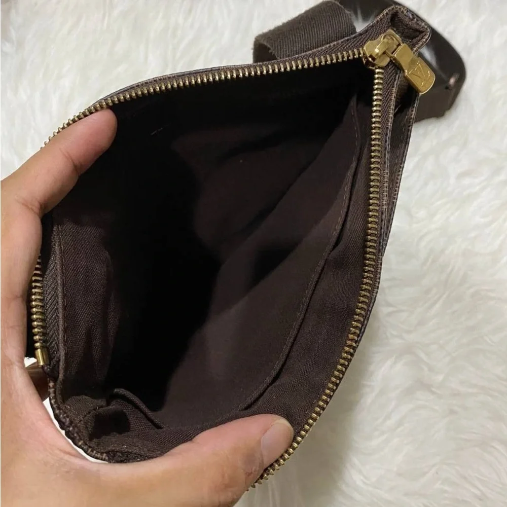 Louis Vuitton 2010 Brooklyn Pochette Plate shoulder bag